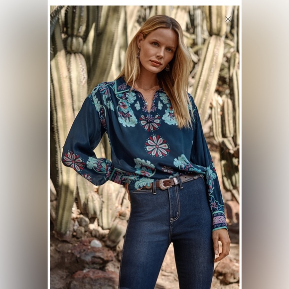 Johnny Was Tops - NWT Johnny Was Jade Amaya Blouse Women’s Small Silk blend in Leilana